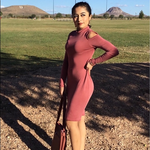 Cold Shoulder Long Sleeve Dress Mauve - Picture 2 of 6